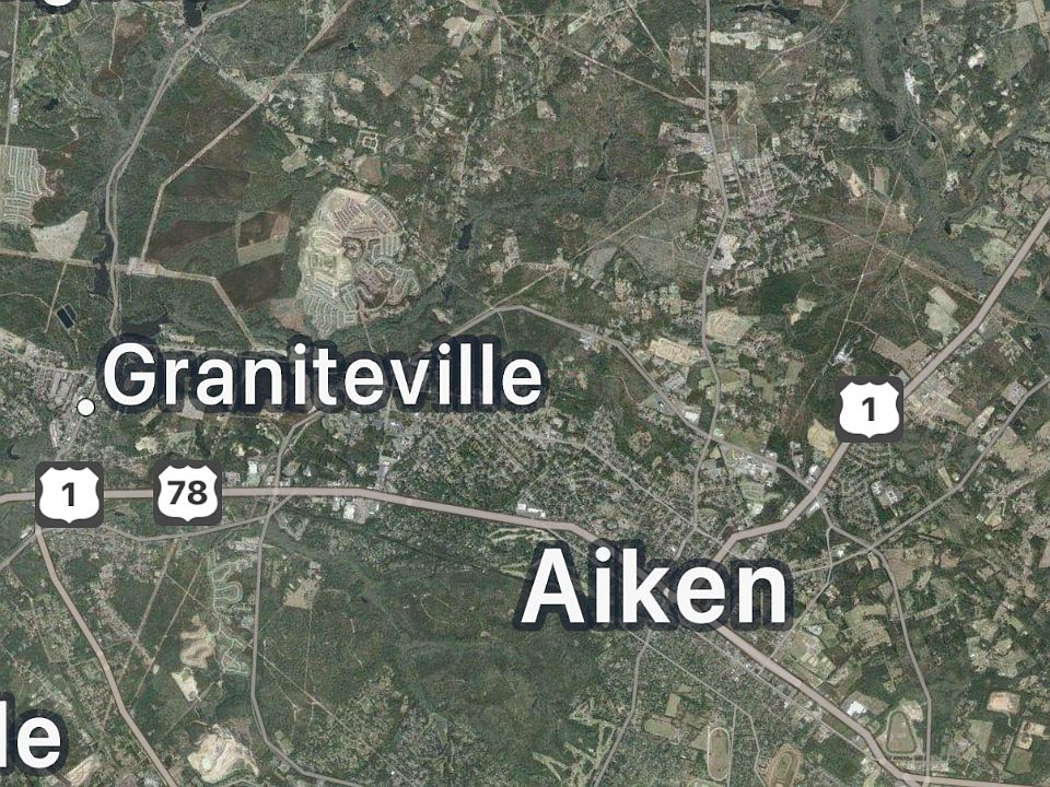 Very short drive to Aiken downtown area and Wiskey Rd