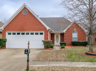 8456 E Pointe Cv, Olive Branch, MS 38654