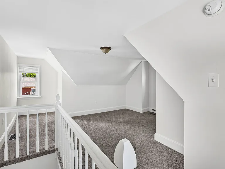 223 N New St — Photo 38
