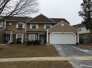 551 Ascot Ln, Streamwood, IL
