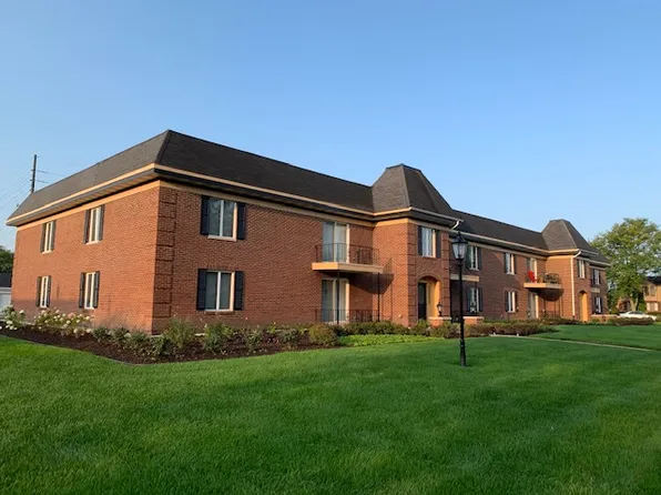 1220 Camellia Dr #3, Munster, IN 46321