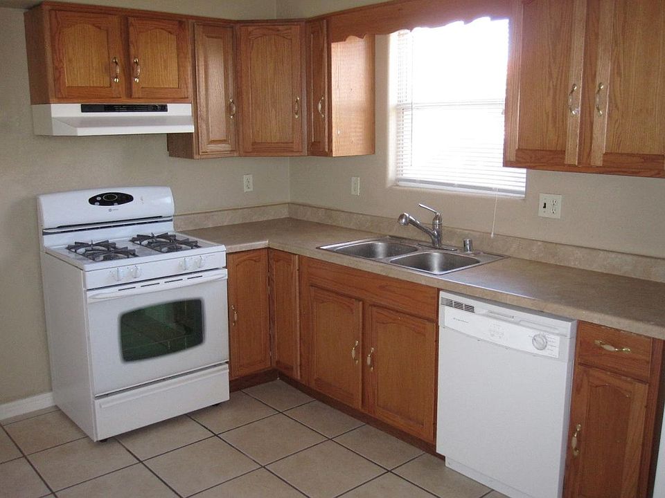 1st image of 300 Montana Ave APT 9