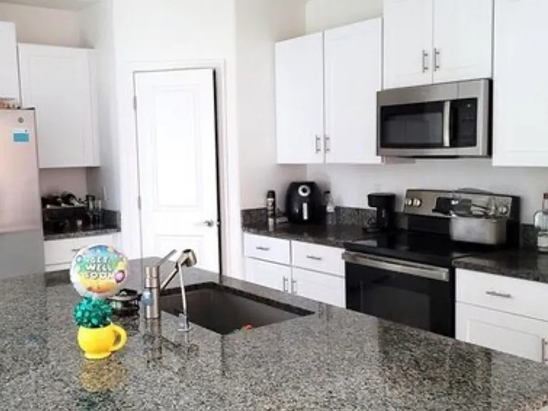 1821 Yellow Trl — Photo 2
