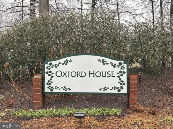 12003 Ridge Knoll Dr Unit 802B, Fairfax, VA 22033