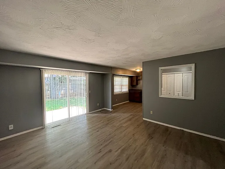 1269 E Rockhill St — Photo 2
