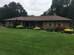 13 Hunt Seat Dr, Chicopee, MA 01013