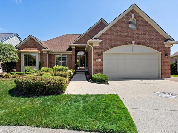 61164 Wedgewood Dr, Washington, MI 48094