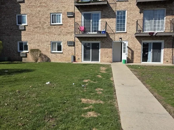 161 W Elk Trl APT 162, Carol Stream, IL 60188