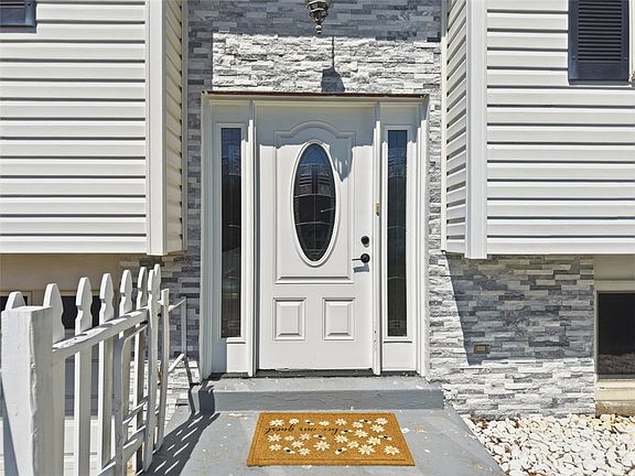 2nd image of 1149 Jefferson Rd