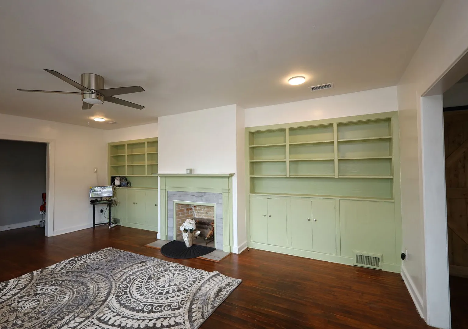 405 Woodrow Wilson Drive — Photo 3