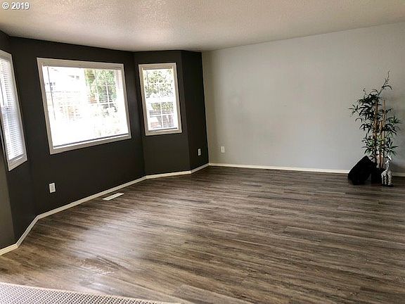 2nd image of 3305 NE 140th Ave