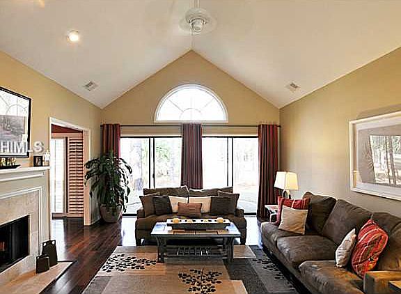 2nd image of 17 Ellenita Dr