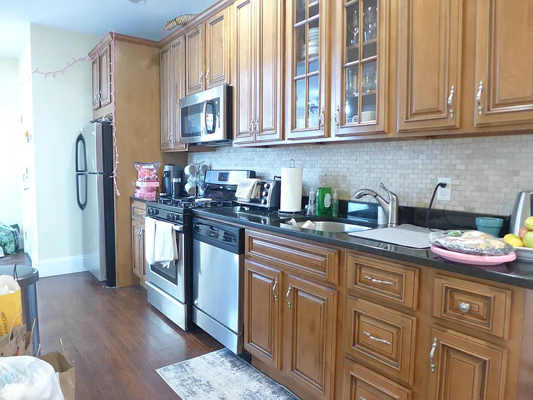 93 Hillside St #4 — Photo 10