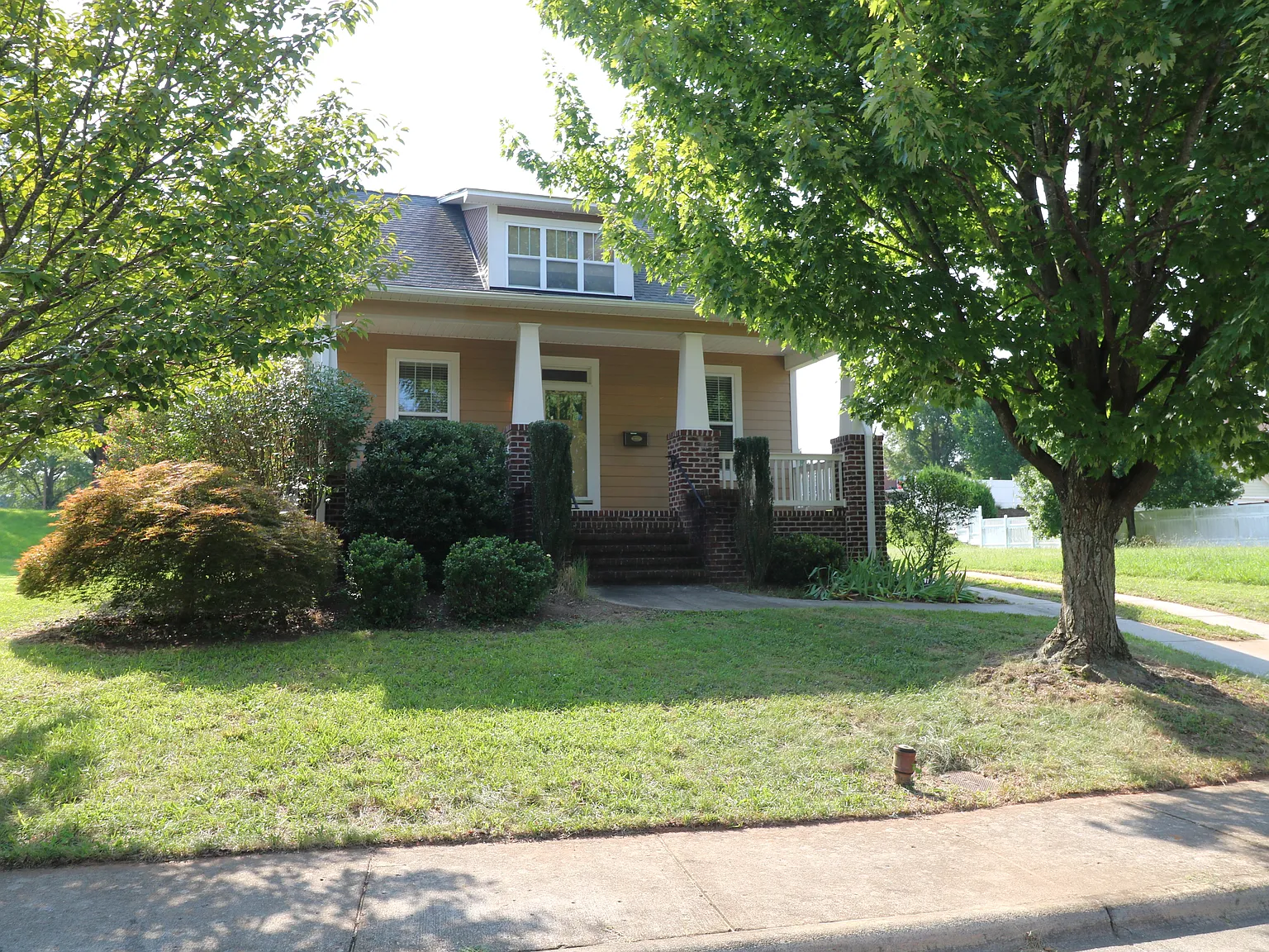 3 bed, $1,750 — Photo 1