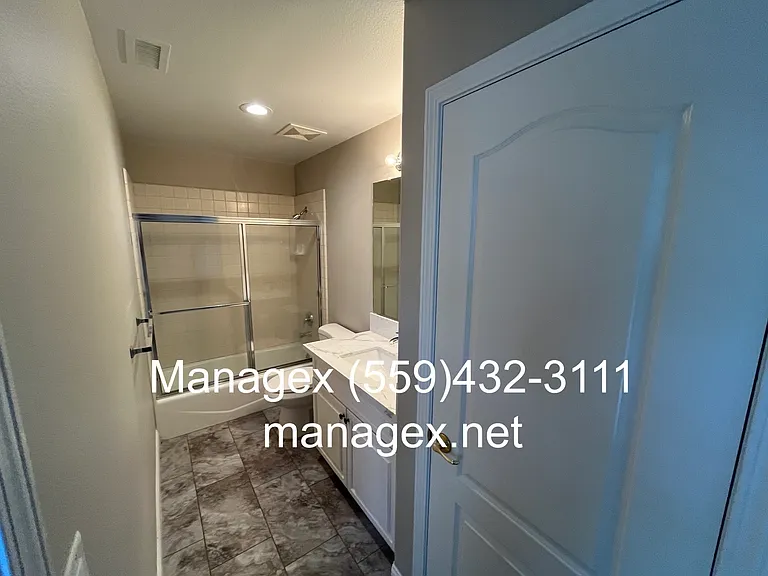 2175 Lester Ave — Photo 35