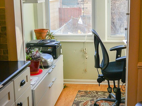 4th image of 4124 N Maplewood Ave #1
