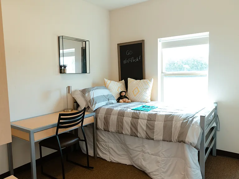 325 Campus Dr #104 — Photo 10