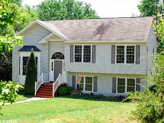3rd image of 11815 Clarence Dr