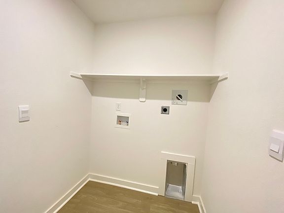 2nd image of 8404 Oxford Valley Dr