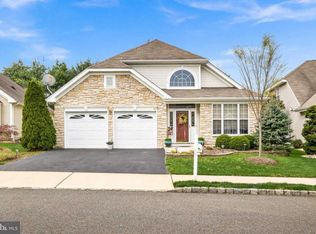 22 Atrium Dr, Trenton, NJ 08620