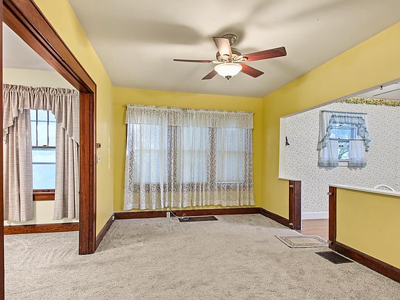 5th image of 2034 Locust St