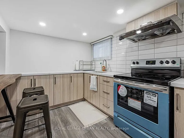 377 Mortimer Ave #BASEMENT — Photo 8