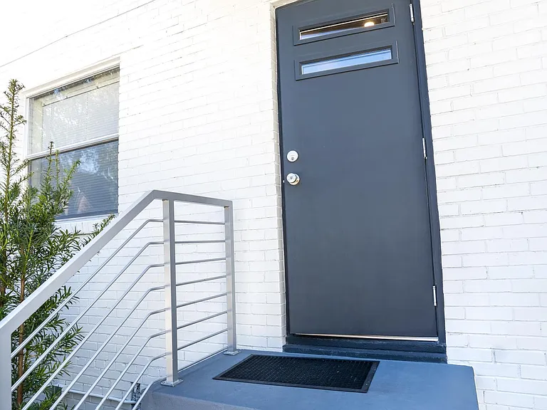 2160 Riverside Ave #7 — Photo 11