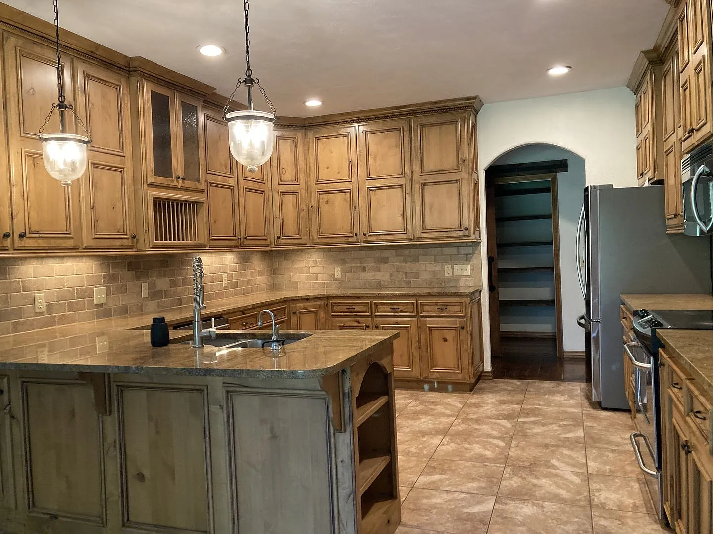 Gorgeous 4 Bedroom Home for Rent in Saddlebrooke, MO — Photo 4