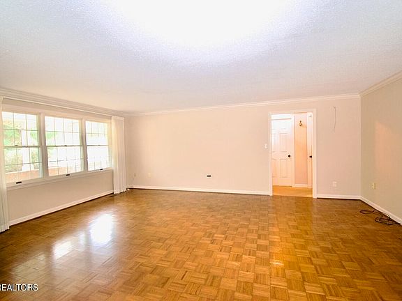 4th image of 603 Selkirk Dr