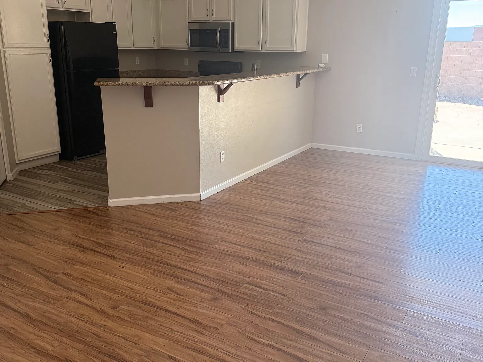 2 bed, 1000 sqft, $2,450 — Photo 4