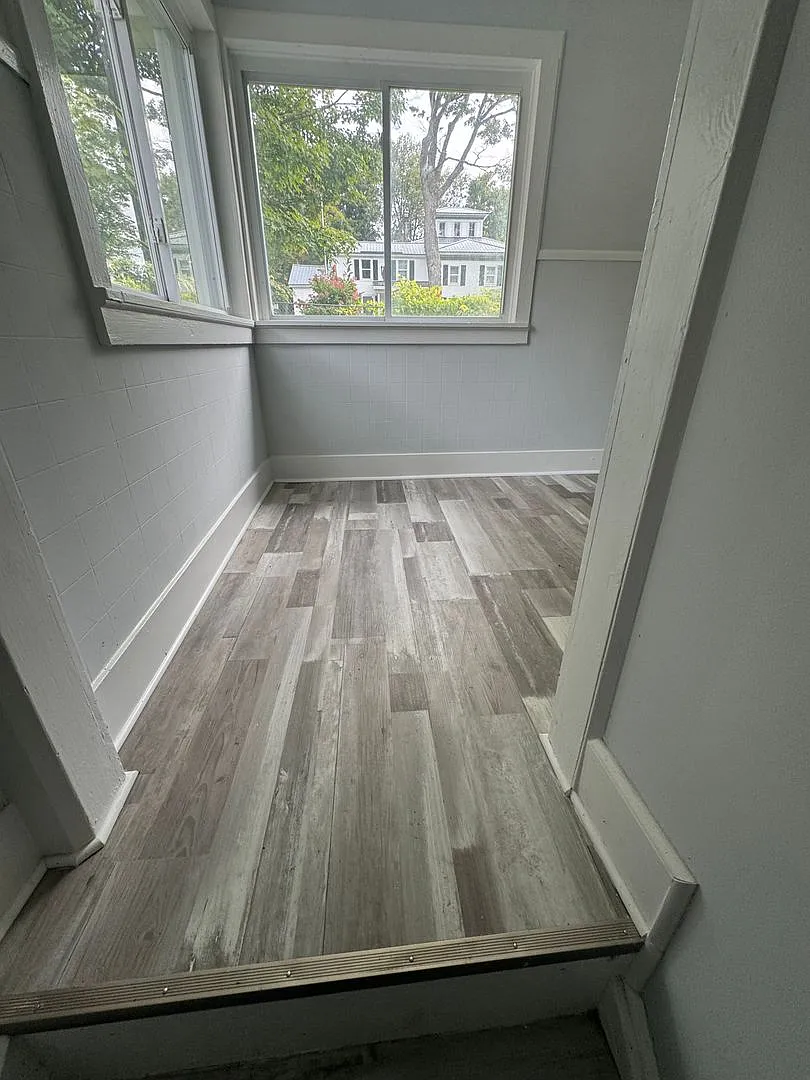 Remodeled 2 Bedroom Home Available Now — Photo 4