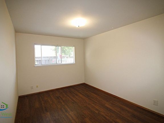 5th image of 1129 White Dr