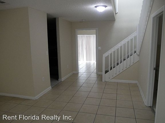 4th image of 1220 Cypress Way E