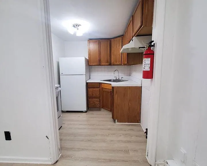 46 S Union Ave #B — Photo 4