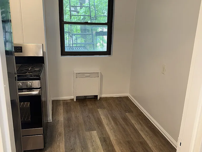 401 Park Pl #3F — Photo 15