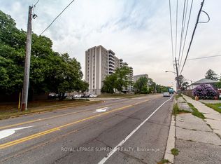 940 Caledonia Rd #908, Toronto, ON M6B3Y4