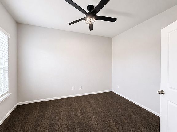 5th image of 2805 Coral Dr