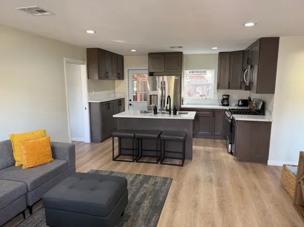 1230 E 9th St E, National City, CA 91950