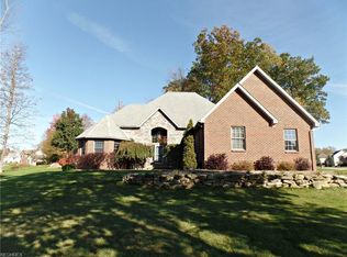 2279 Cornerstone Dr, Cortland, OH