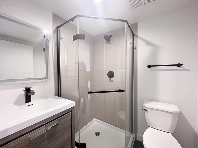1439 W 37th Dr — Photo 37