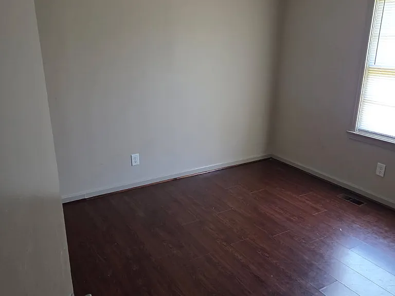 116 Beatrice Dr — Photo 3