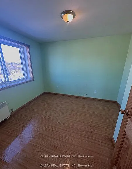 12 Saint David St N #6 — Photo 2