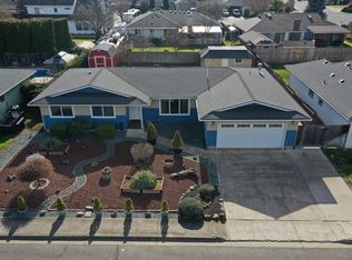 736 Hemlock Ave, Central Point, OR 97502