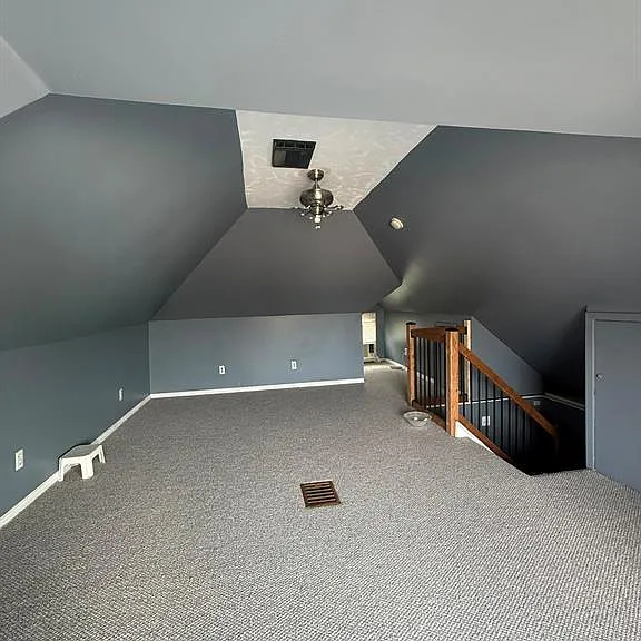 1058 Moy Ave — Photo 16