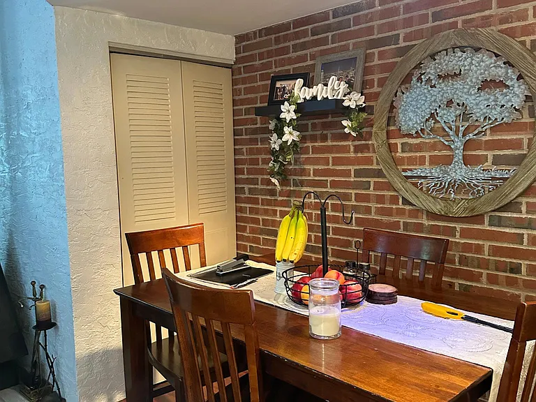 801 Stratford Dr #5 — Photo 11