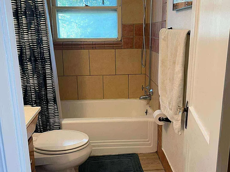 Upstairs full bath