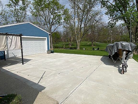 4th image of 238 Westlea Dr