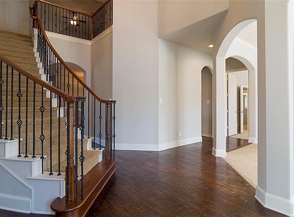 3rd image of 968 White River Dr