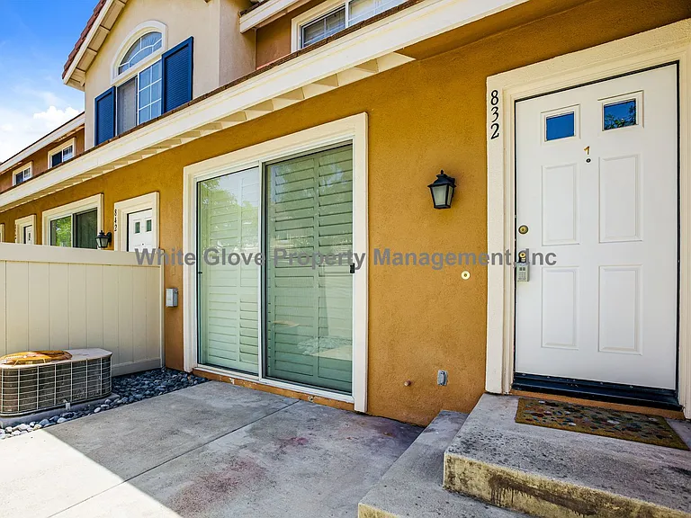 832 S Boulder Pl — Photo 2