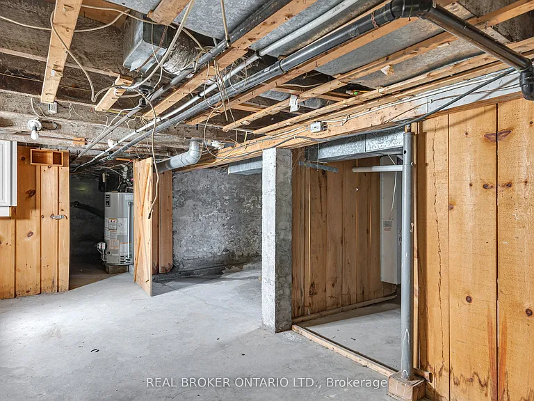 52 1/2 Victoria Ave N #MAIN — Photo 37